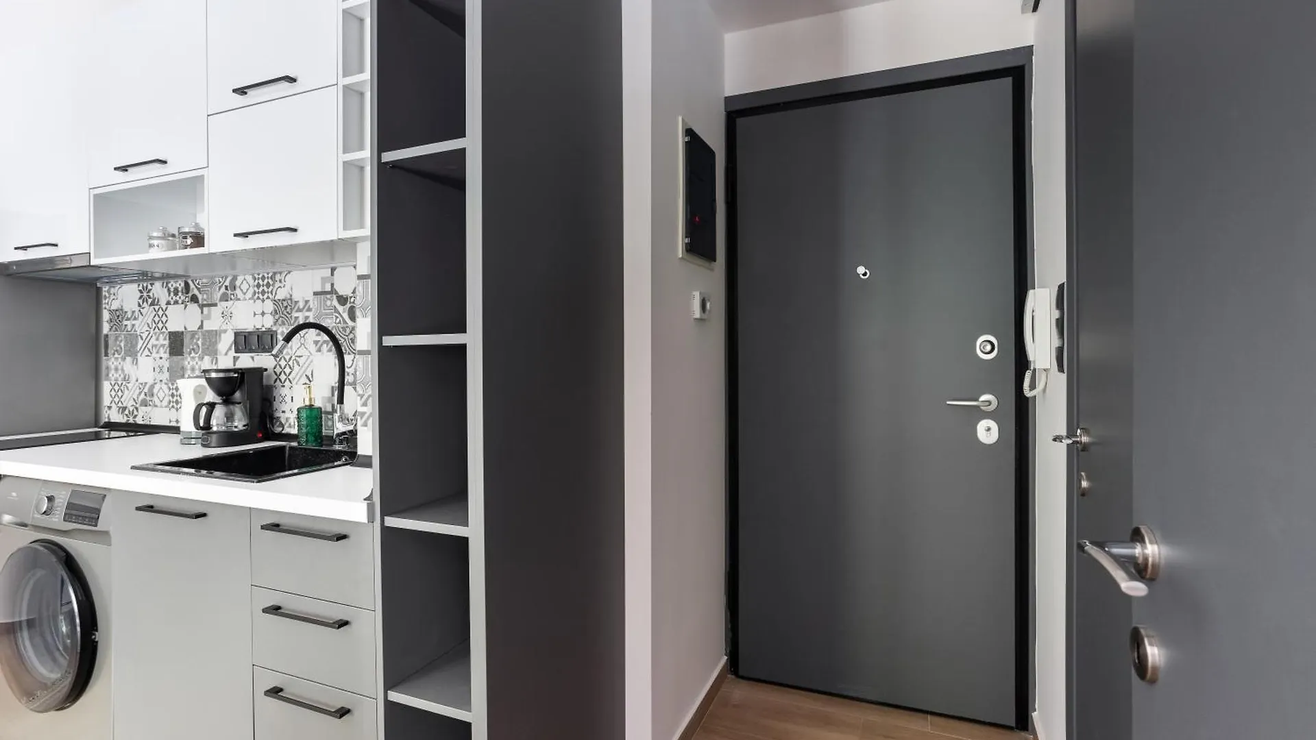 Downtown Stylish Apartment 2 سالونيك