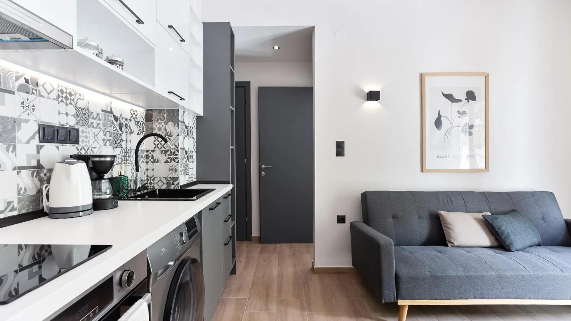 Downtown Stylish Apartment 2 سالونيك