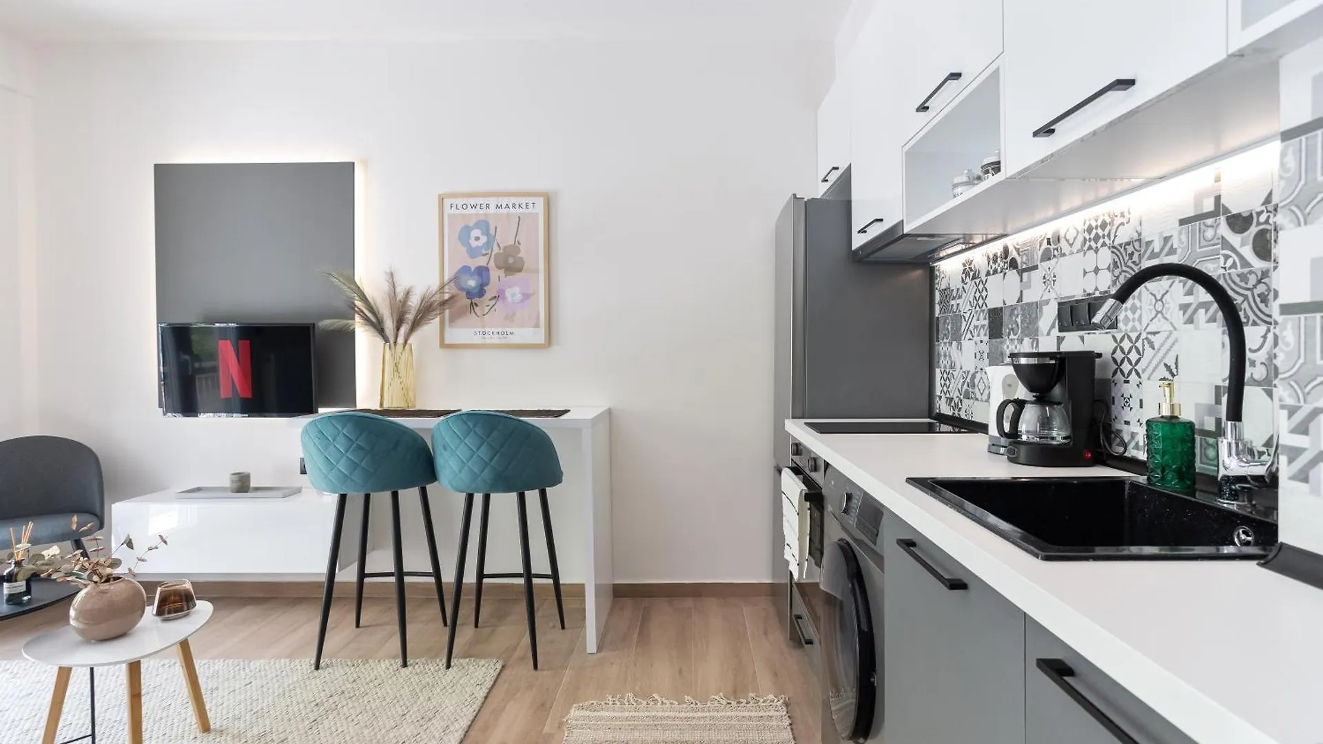 Downtown Stylish Apartment 2 سالونيك