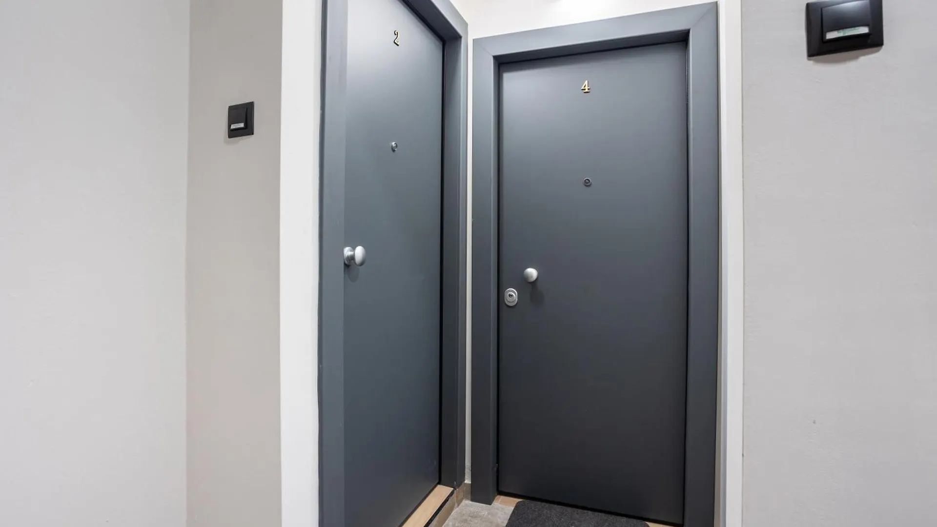 Downtown Stylish Apartment 2 سالونيك